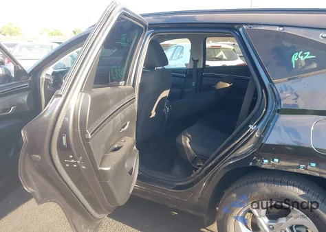 2022 Hyundai Tucson Sel z USA, uszkodzony, nr VIN 5NMJB3AE5NH112715